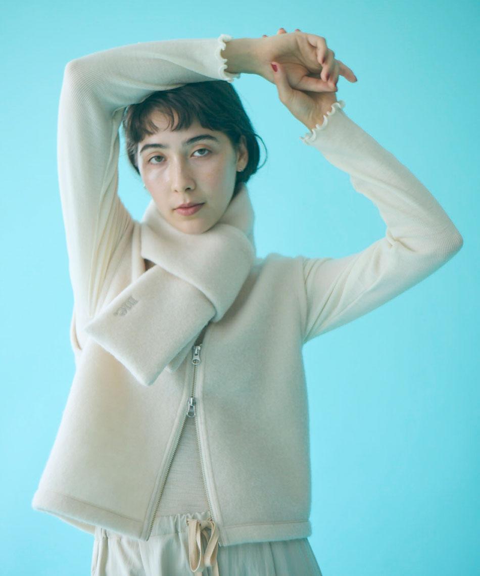 cloudy wool W zip vest